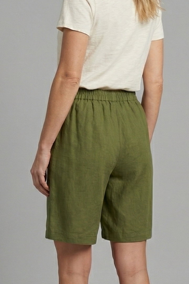 Ladies' elastic waist shorts, loose fit, perfect for comfortable summer activities.