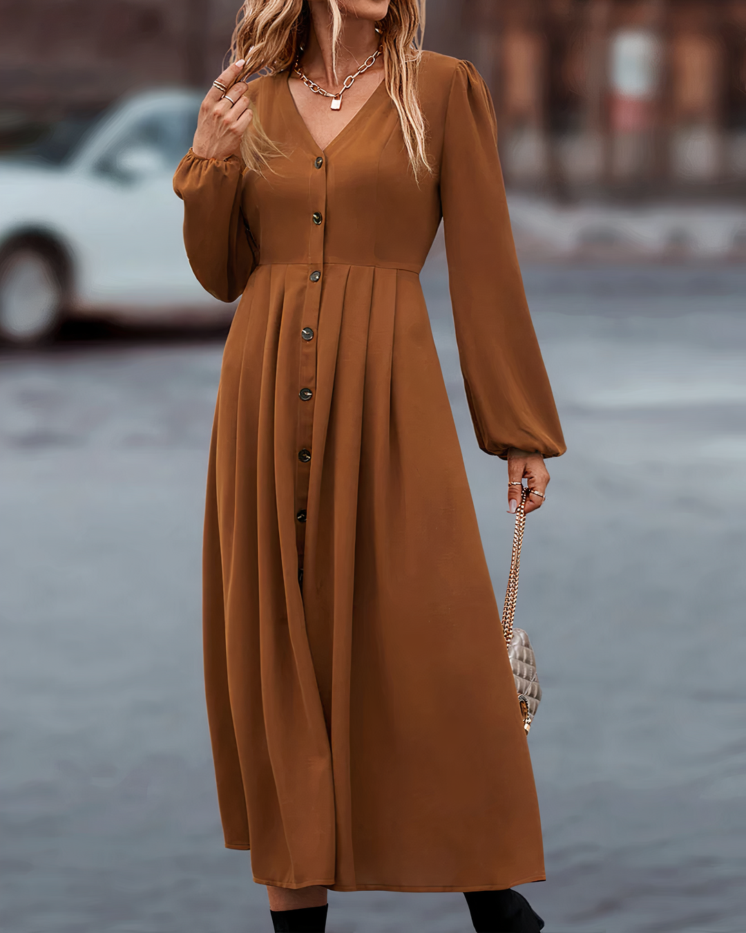 Casual yet elegant women's autumn maxi dress, long sleeve, V-neck, with decorative button closure for everyday.
