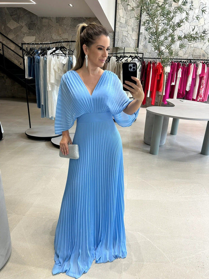 Chic & comfortable women's pleated batwing maxi dress, an elegant option for wedding guests, parties, and formal wear.