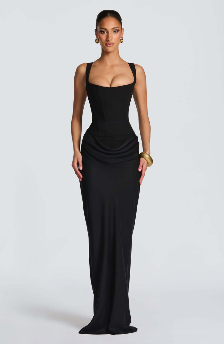Elegant women's ruched bodycon formal dress. Scoop neck maxi evening gown, perfect for special events.