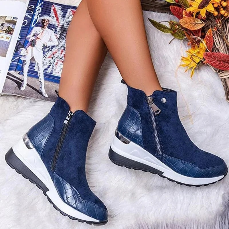 Women's Elena orthopedic ankle boots in black, offering arch support & all-day comfort for fall/winter.
