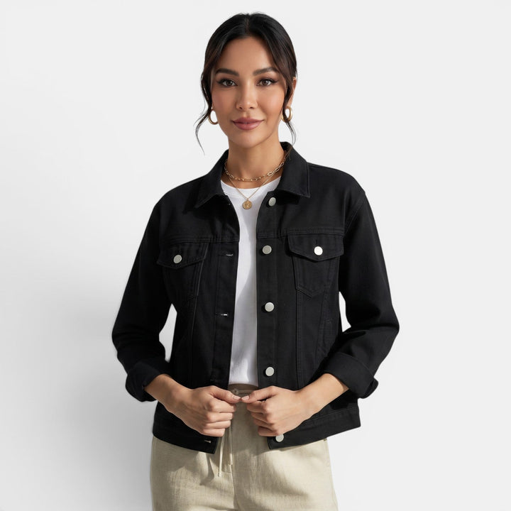 Women's fitted casual jacket, perfect for urban adventures. Stylish outerwear for weekend fashion & layering.