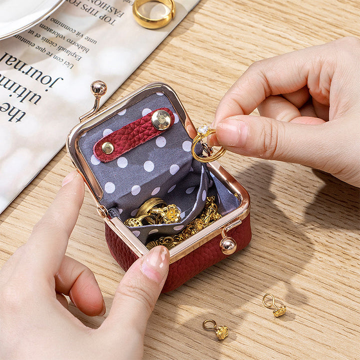 Genuine leather mini jewelry storage box for women, a beautiful and practical travel accessory.