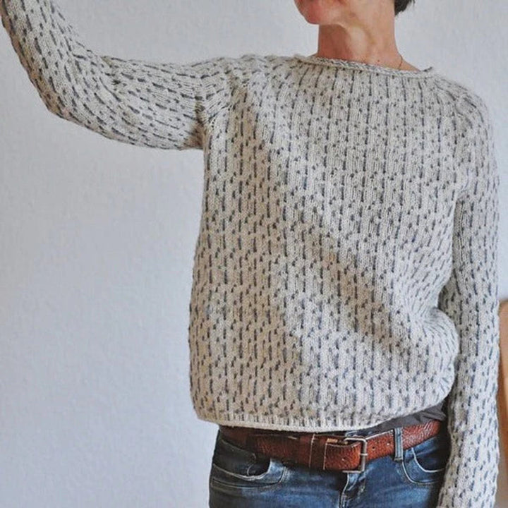 Casual women's boat neck sweater, soft grey knit, perfect for everyday style
