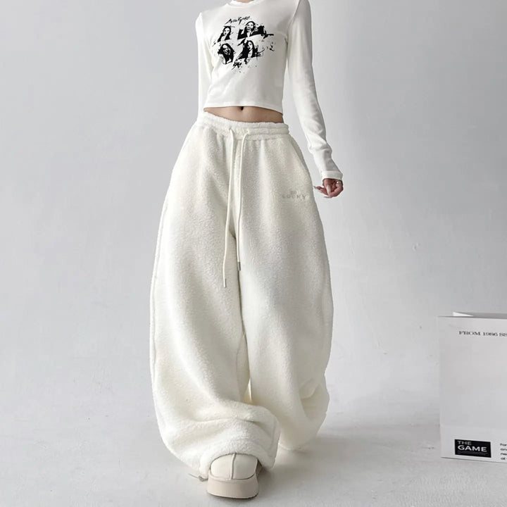 Close-up of the plush fleece fabric of women's wide-leg lounge pants, ideal for comfort