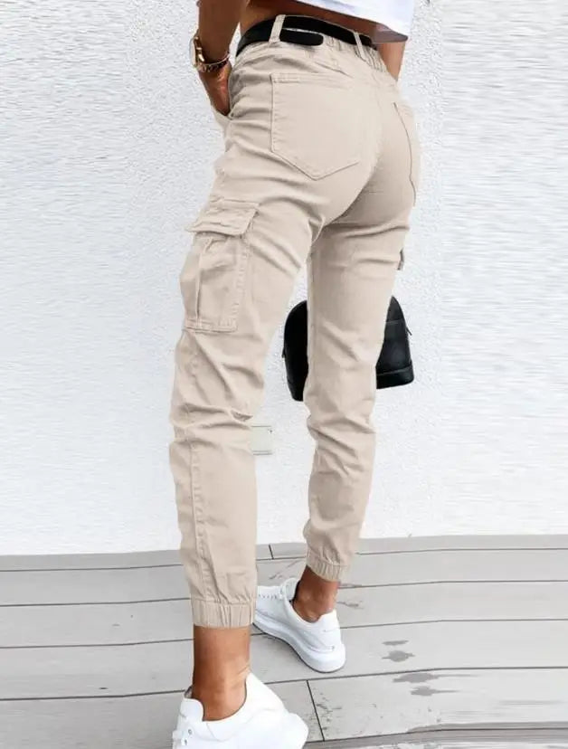 Stylish women's high waist cargo jogger pants with a relaxed fit & utility pockets, perfect for modern streetwear outfits.