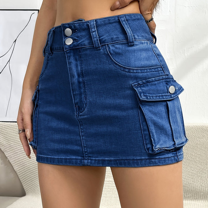 Everyday women's high waist cargo mini skirt, combining comfort, style, and street fashion trends.