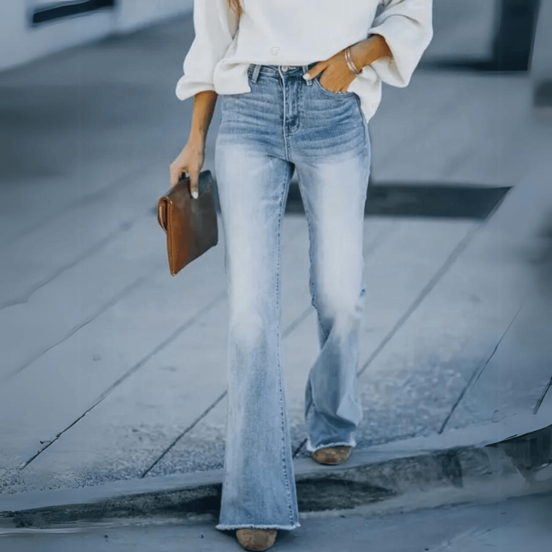 Stylish women's high-waist straight leg jeans, offering both comfort and a timeless look.