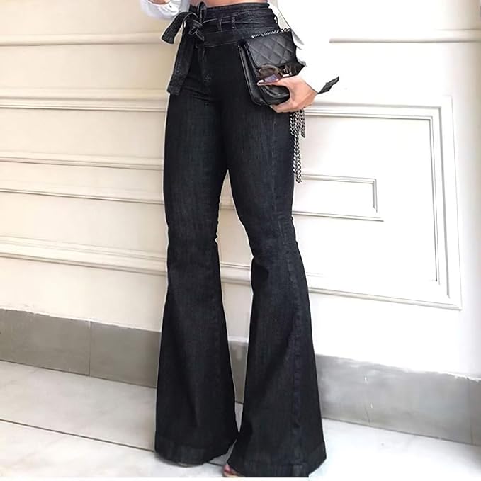 Chic women's high-waisted flare pants with a sculpting fit, ideal for versatile casual everyday fashion.