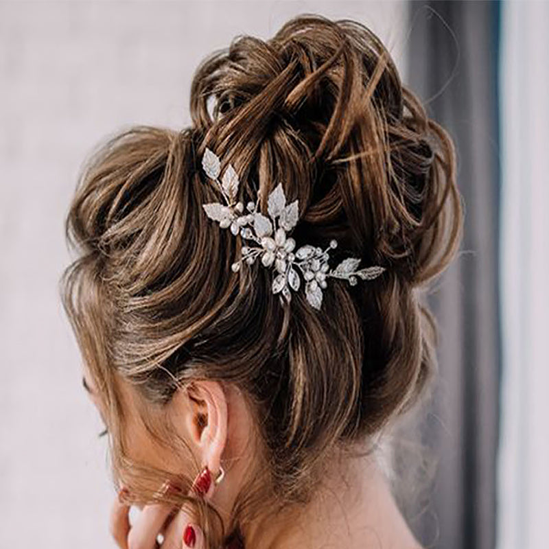 Easy-to-attach volumizing hair bun clip, women's wig extension for thicker, fuller hair.