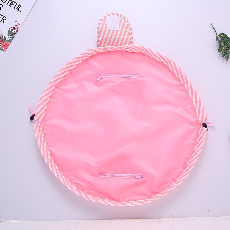 Variety of women's lay-flat cosmetic pouches in different colors & patterns, demonstrating design options.