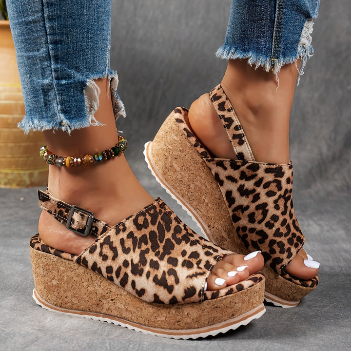 Summer essential: women's comfortable leopard print platform wedge sandals, ideal casual footwear with open toe.