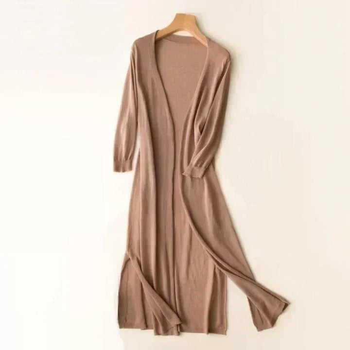 Elegant long vest for women, a lightweight and versatile fashion item. Ideal for spring, summer, and fall layering.