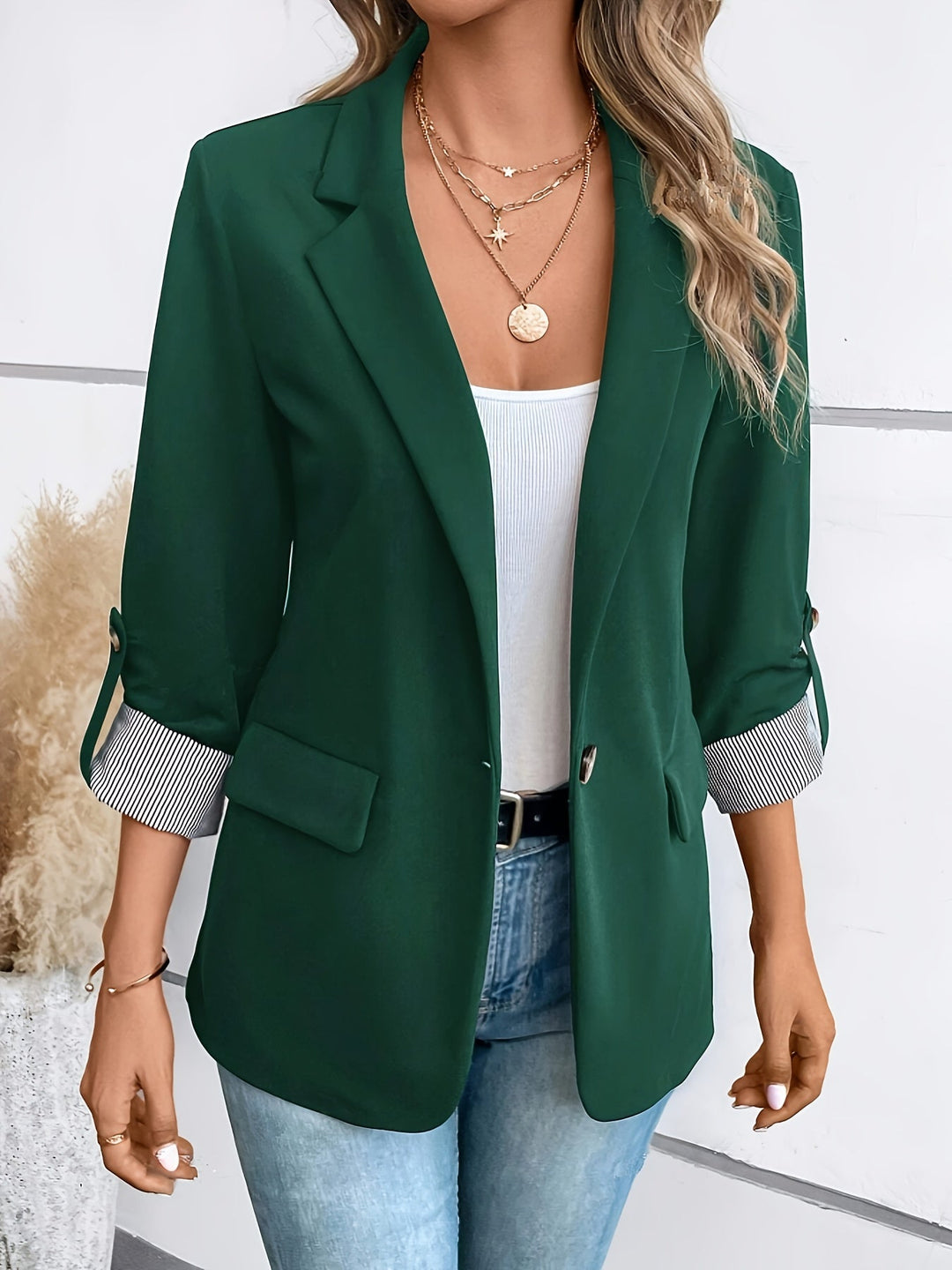 Stylish women's workwear jacket, a versatile long-sleeve blazer for office and casual
