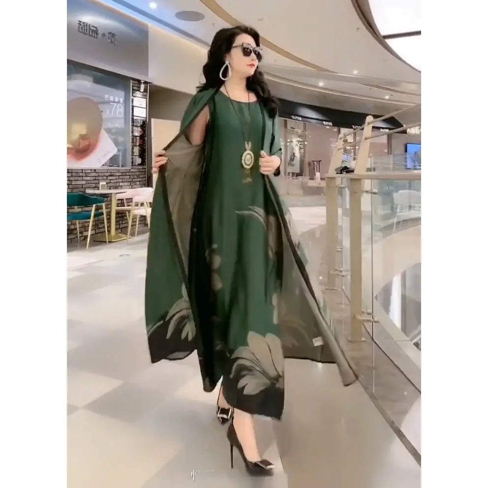 Comfortable women's long sleeve maxi dress with a straight cut, ideal for everyday wear and versatile styling.