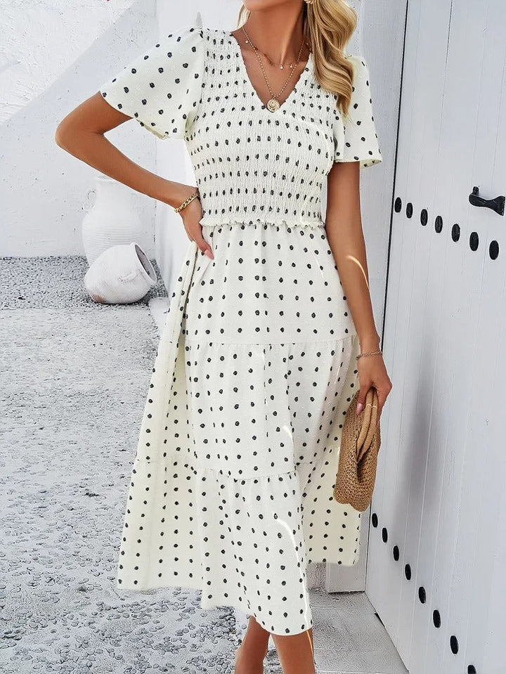 Stylish autumn dress for women, a comfortable loose fit midi ideal for fall fashion & daily.