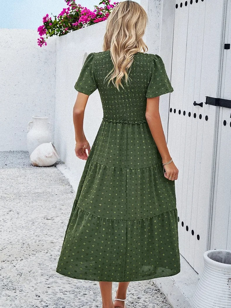 Versatile loose fit women's dress, midi length & comfortable, great for autumn & casual style.