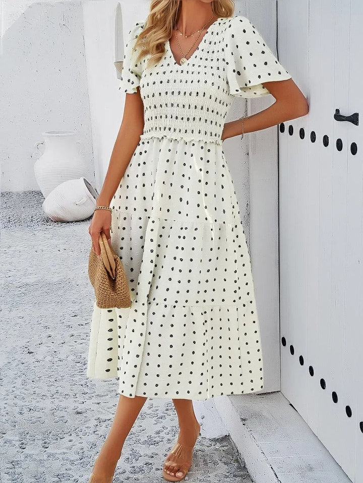 Everyday fall fashion: comfortable loose fit midi dress for women, stylish for autumn wear.