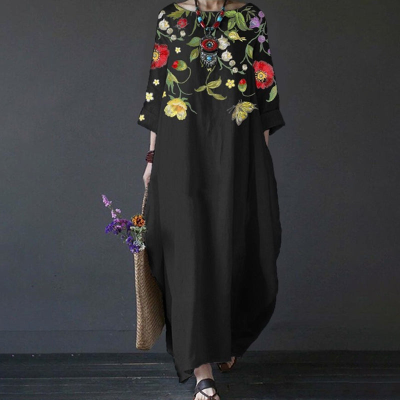 Casual summer maxi dress for women, printed with a stylish pattern, comfortable loose fit and round neck