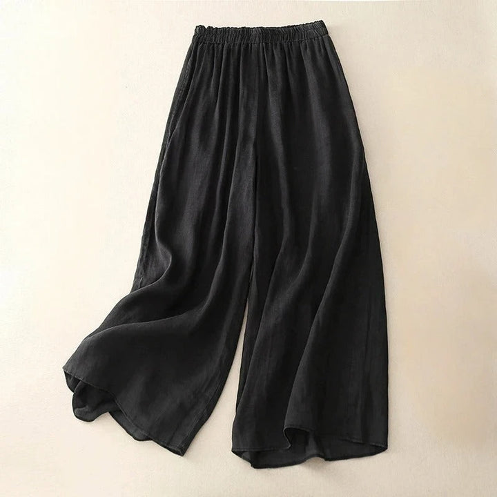 Versatile women's relaxed fit trousers, perfect for casual spring & summer comfort with a loose straight leg.