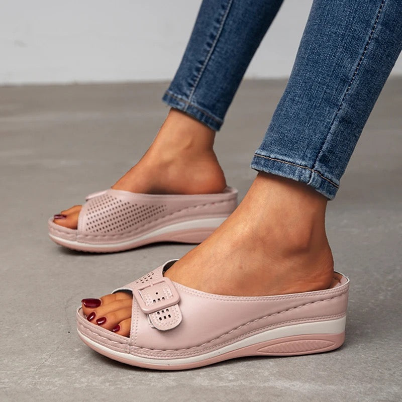 Women's Lorena shoes, blending stylish comfort with orthopaedic support for plantar fasciitis.