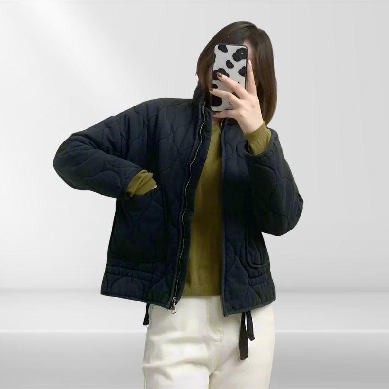 Women's Lorena padded jacket, adjustable for fall/winter warmth. Quilted design, casual style outerwear.