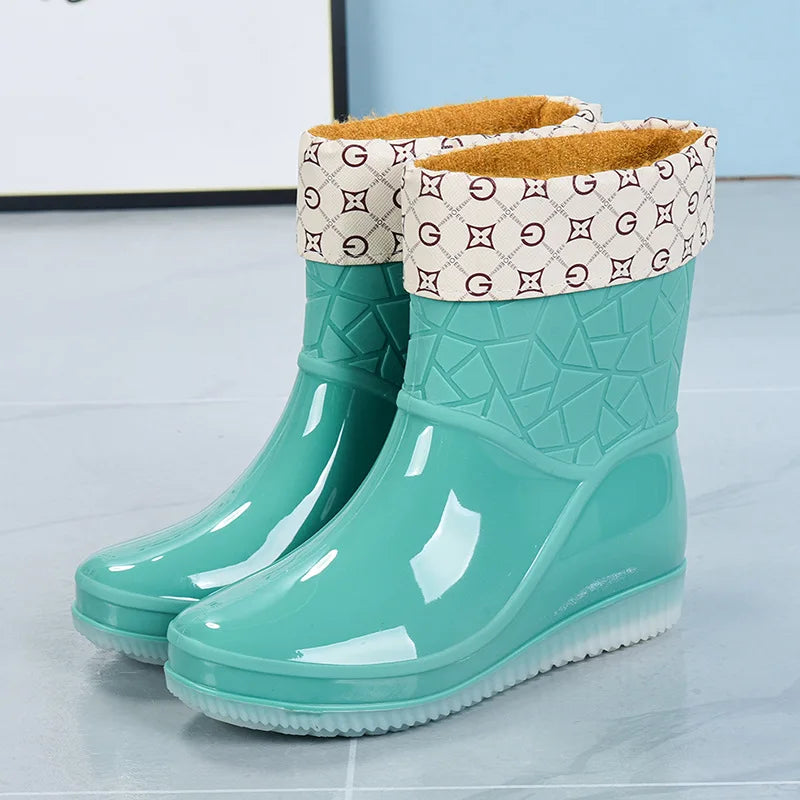 Comfortable Marvella rain boots, mid-height, waterproof & anti-slip for ultimate safety.