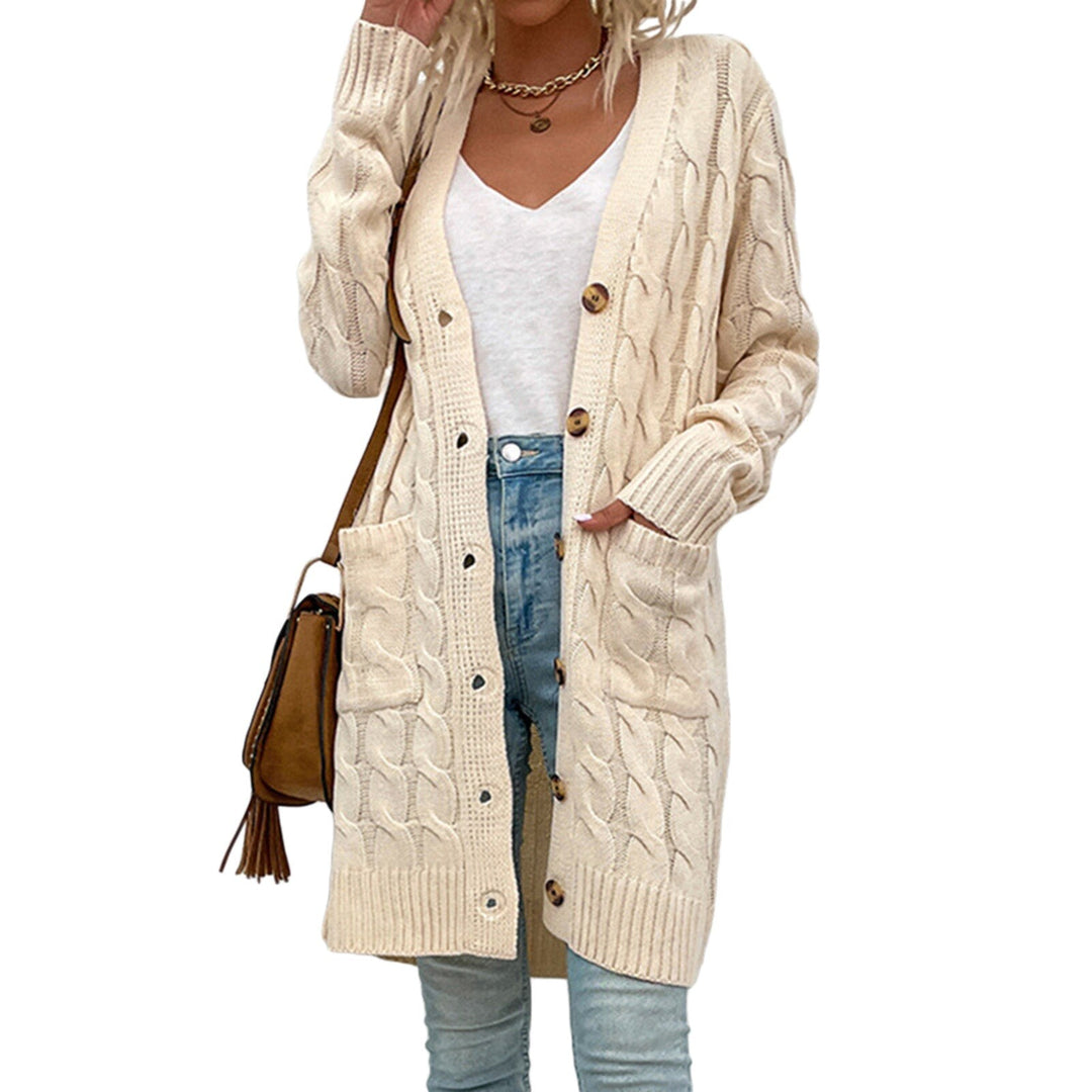 Stylish Noelle long knitted cardigan for women, with practical pockets, a versatile choice for casual outerwear.