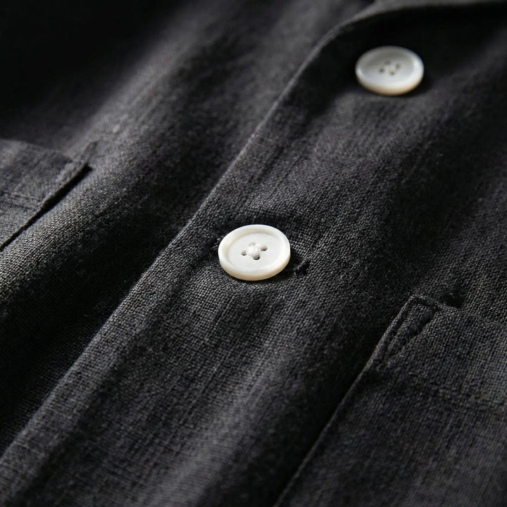 Stylish women's relaxed fit blazer, ideal for a chic casual look or everyday wear.