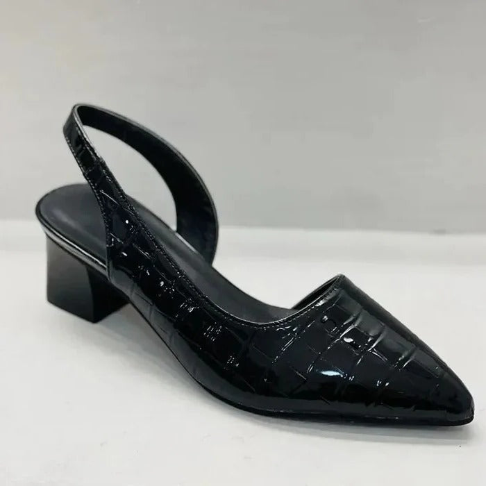 Cushioned orthopedic pumps for women, featuring a stable heel and arch support for enduring comfort.