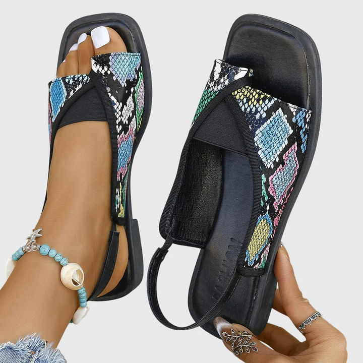 Comfortable flat women's sandals with orthopedic foot support. Great for daily casual wear & summer walking.