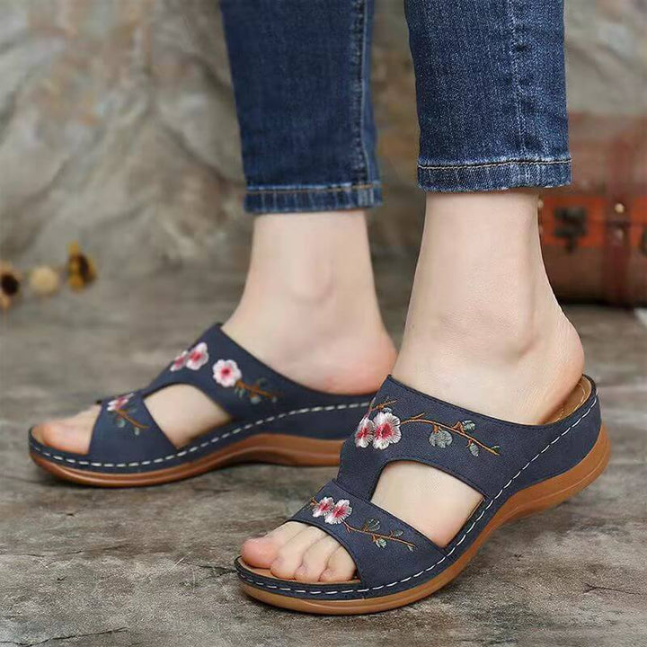 Orthopedic floral sandals for women, with arch support for foot health & pain relief.