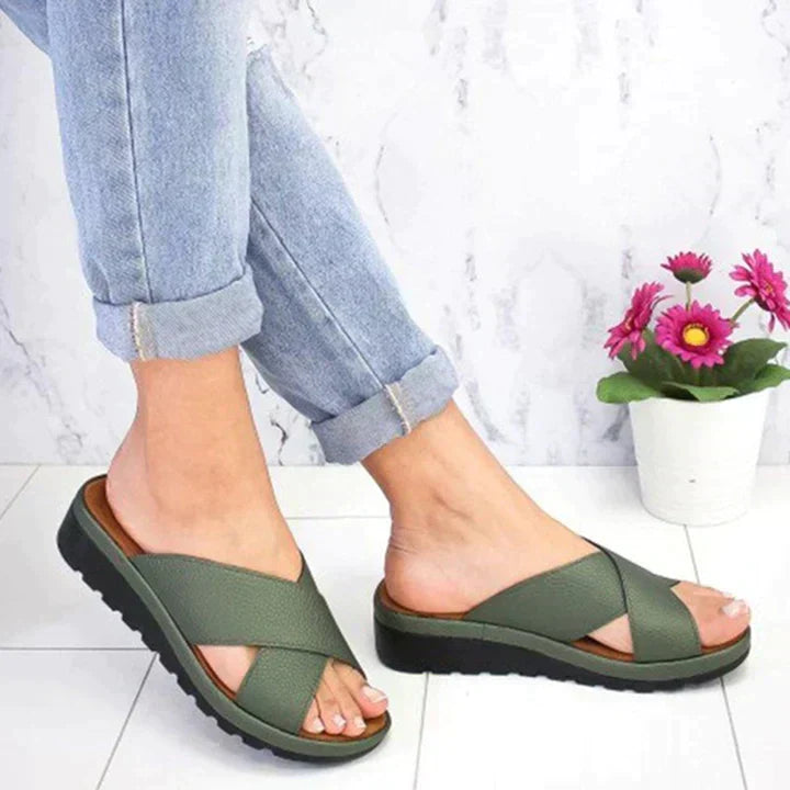 Casual women's walking sandals, orthopedic with arch support, ideal for summer and daily comfortable wear.