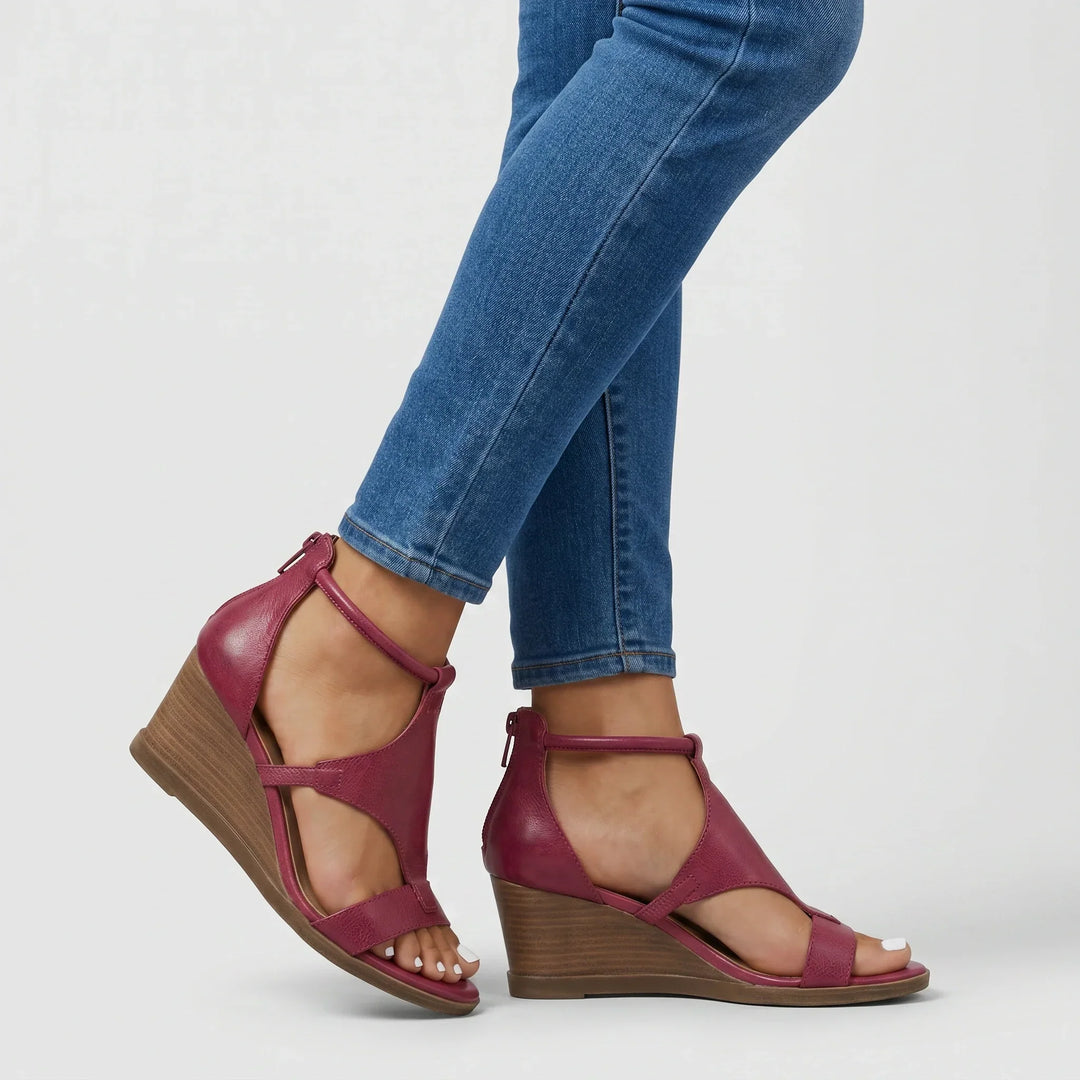 Comfortable women's strappy orthopedic sandals offering arch support, perfect for summer walking and pain relief.