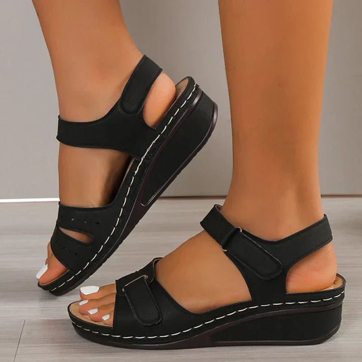 Comfortable women's orthopedic sandals, ideal for summer, offering arch support and foot relief.