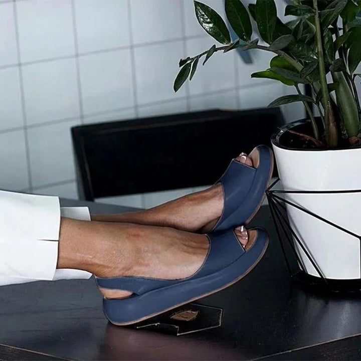 Open-toe women's slingback sandals, orthopedic design for summer comfort and support, perfect for casual outings.