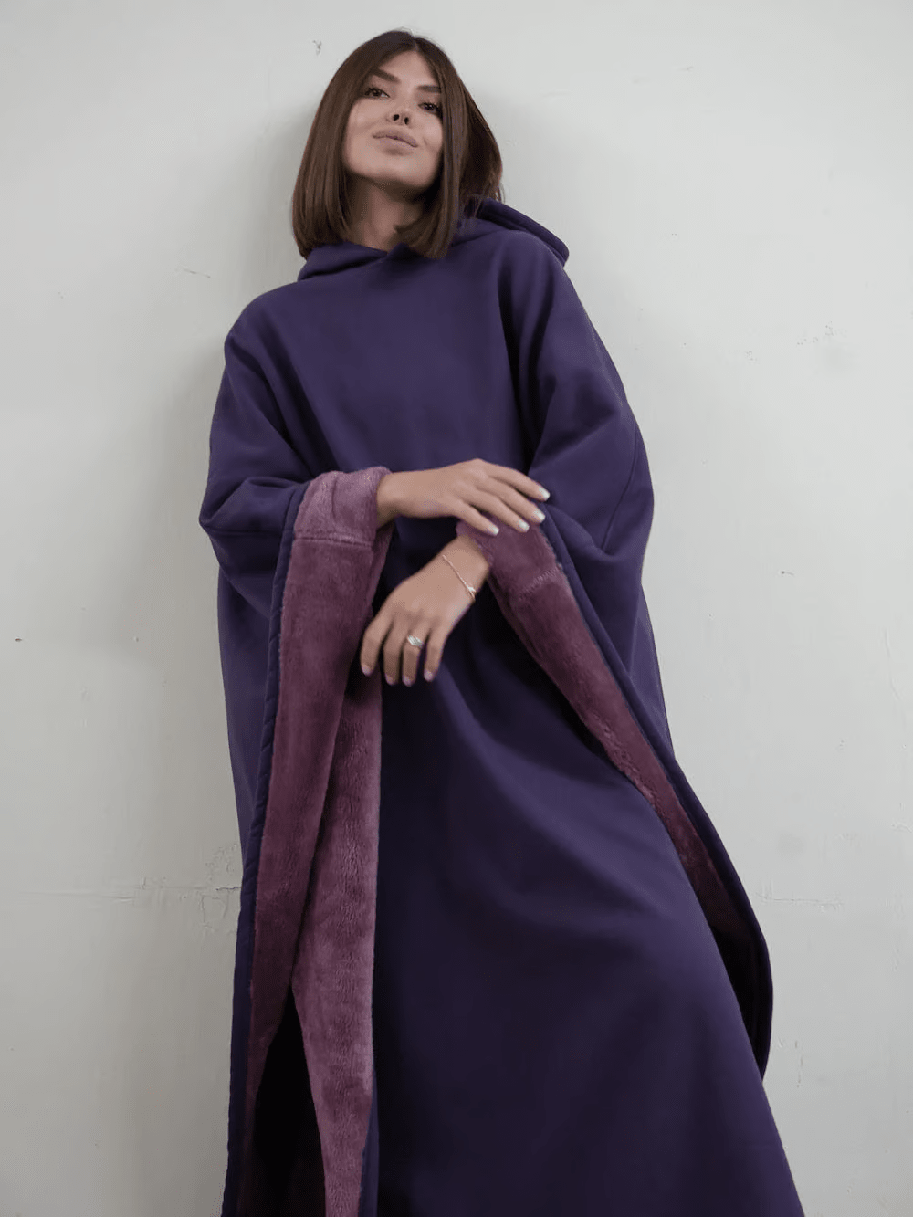 Oversized relaxation wear, cozy fashion hoodie for women.