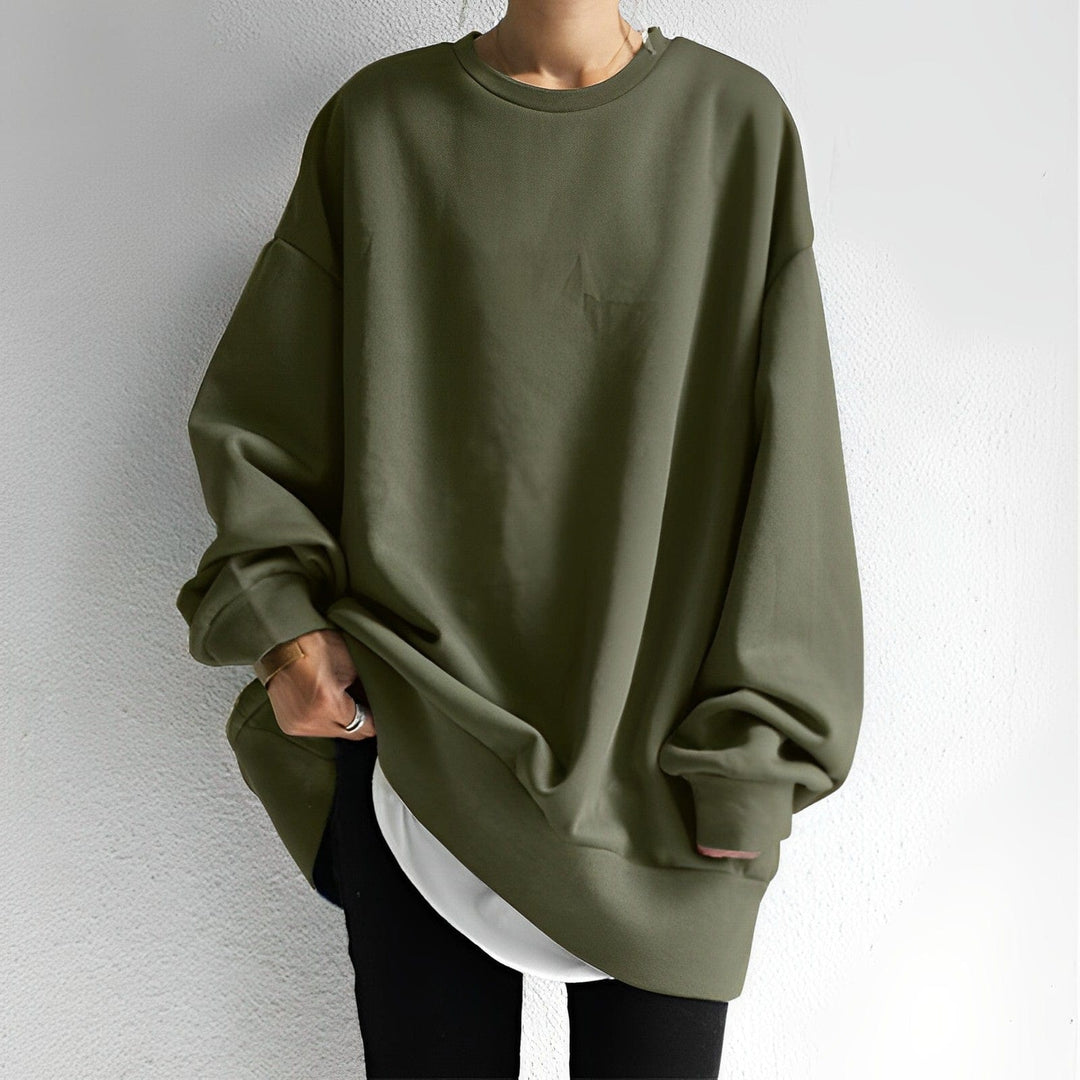 Cozy women's loungewear sweatshirt with dropped shoulders, perfect for relaxed comfort & a stylish oversized look.