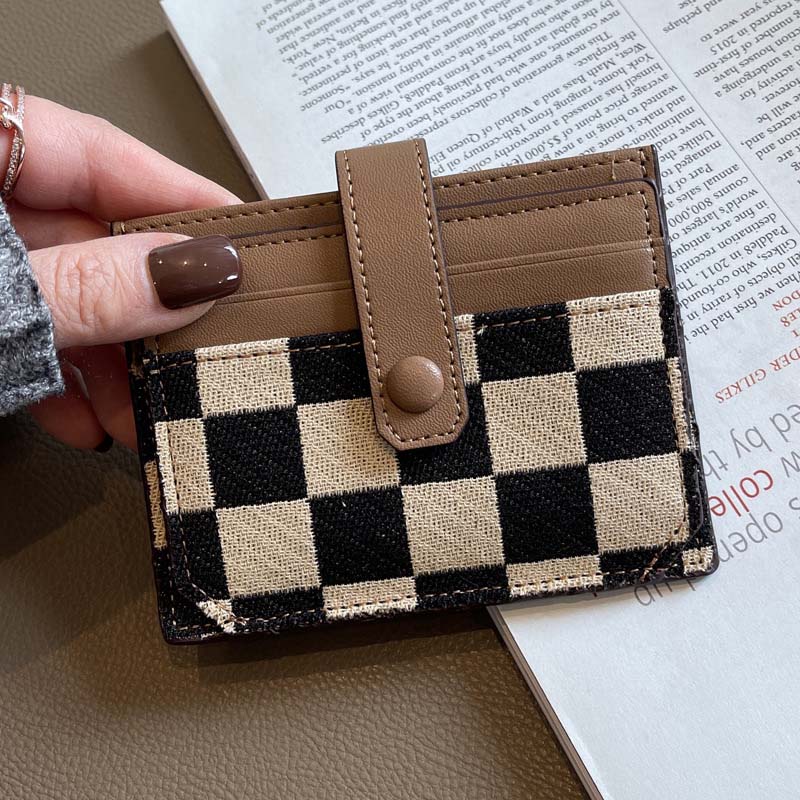 Women's fashion accessory: plaid and colorblock PU leather wallet, convenient and chic