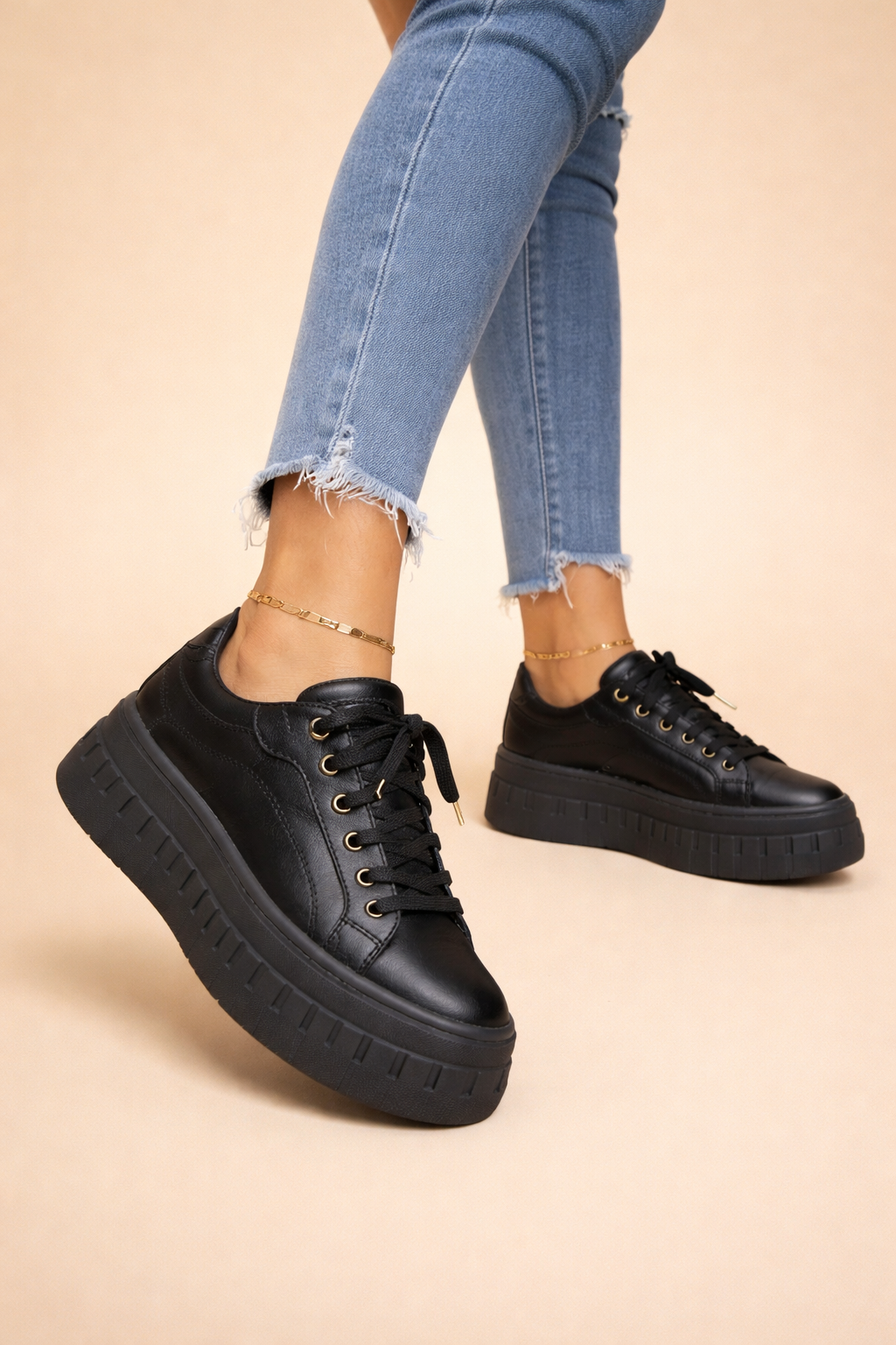 Trendy women's platform sneakers, white with a chunky sole, offering height & casual fashion. Stylish lace-up design.