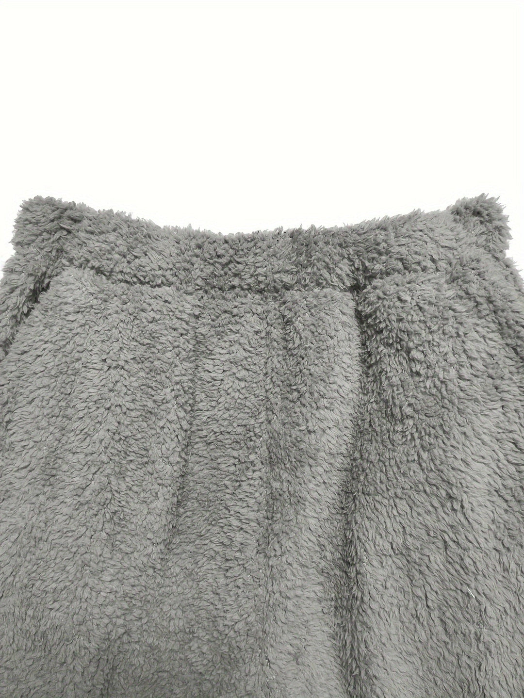 Warm women's coral fleece loungewear set, perfect two-piece pajamas for cozy autumn & winter evenings.