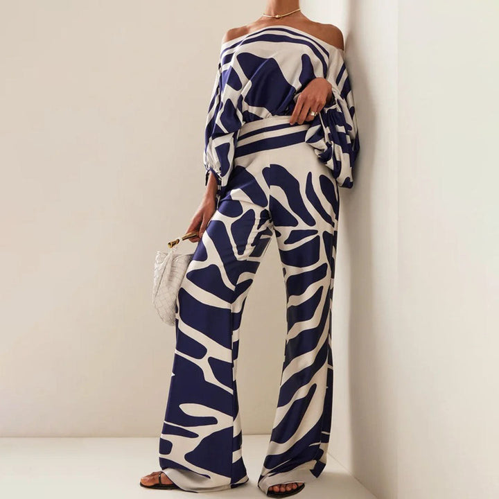 Valeria women's relaxed fit printed two-piece matching set. Comfortable casual loungewear.