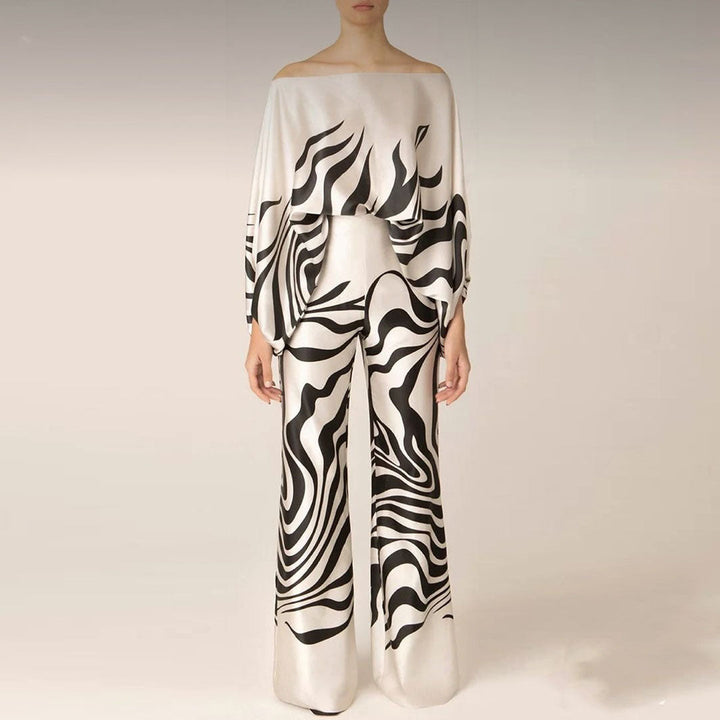 Women's patterned two-piece set, relaxed fit for ultimate comfort. Great casual & lounge wear.
