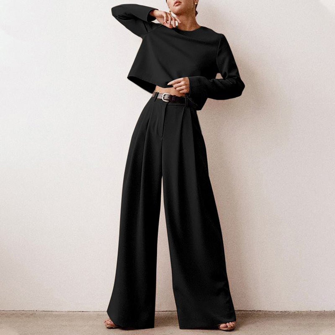 Women's relaxed fit 2-piece set, cropped top & wide-leg trousers, perfect for casual summer wear.