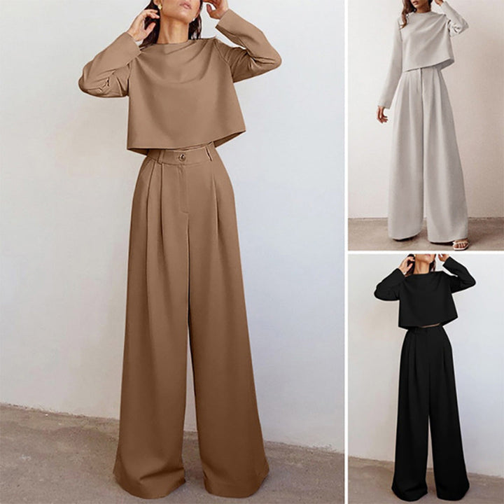 Elegant women's 2-piece set featuring a relaxed cropped top and chic wide-leg trousers.