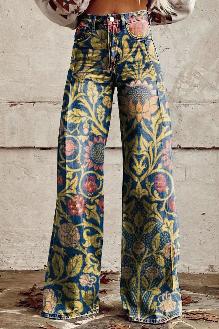 Summer style women's baggy jeans, offering ultimate comfort and a relaxed look.