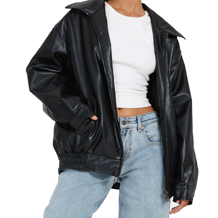 Trendy women's zip-up jacket, a relaxed fit in a neutral color, ideal for spring outerwear.