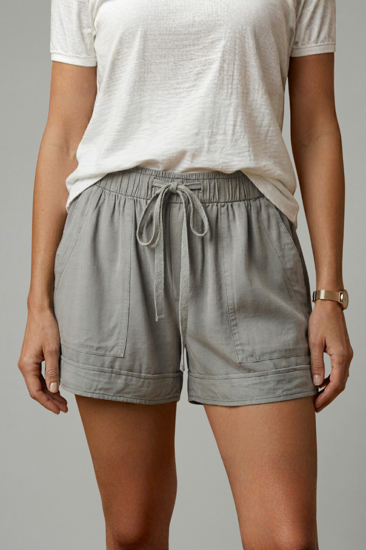 Stylish women's comfort shorts, ideal for casual summer adventures.