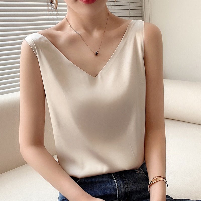 Versatile women's satin V-neck tank top, relaxed fit for ultimate summer comfort.