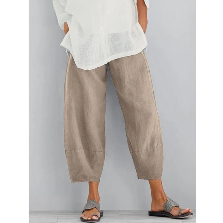 Women's relaxed fit leisure pants in a soft fabric, ideal for everyday comfort & casual wear.